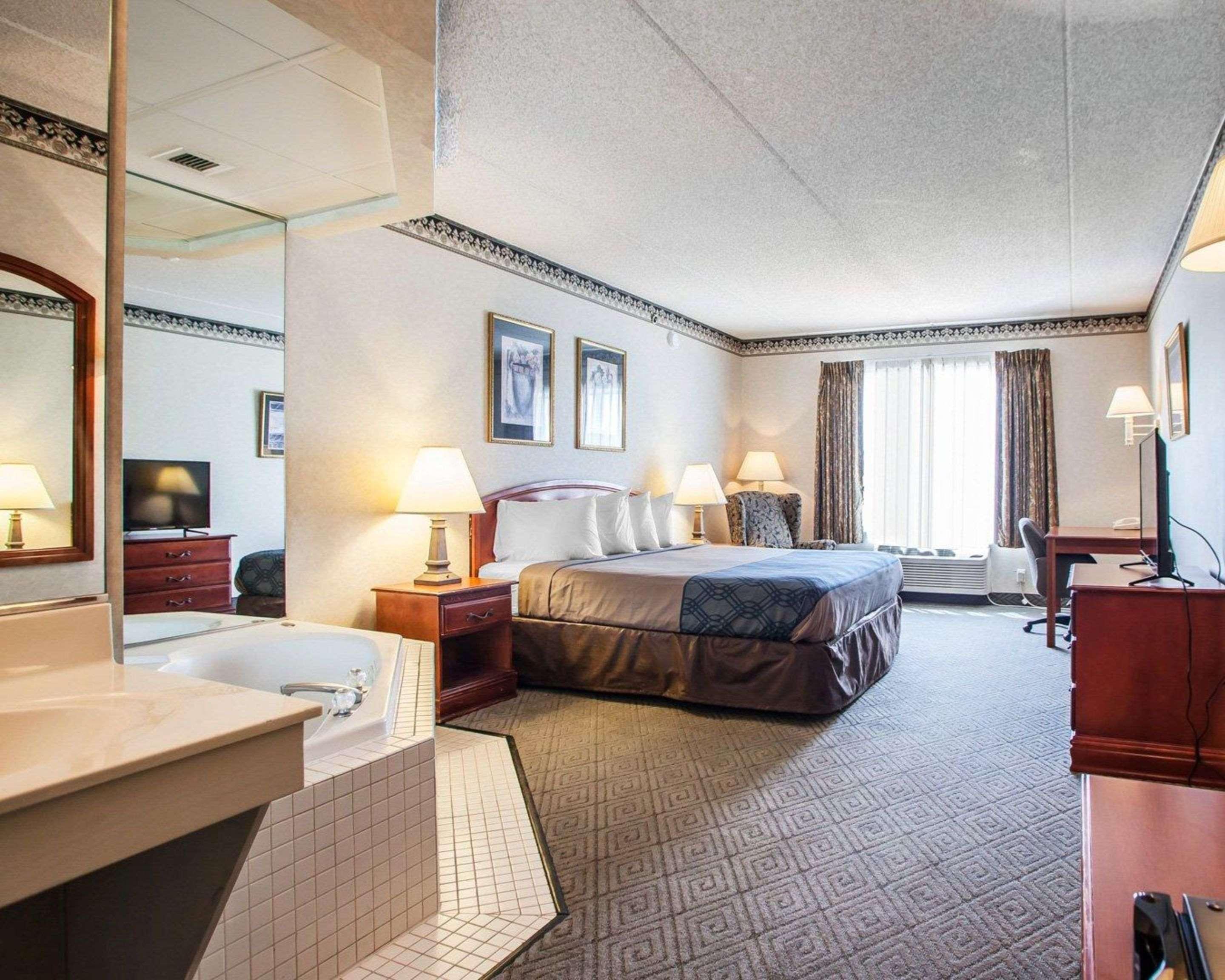 Rodeway Inn & Suites Milwaukee Airport Exterior foto