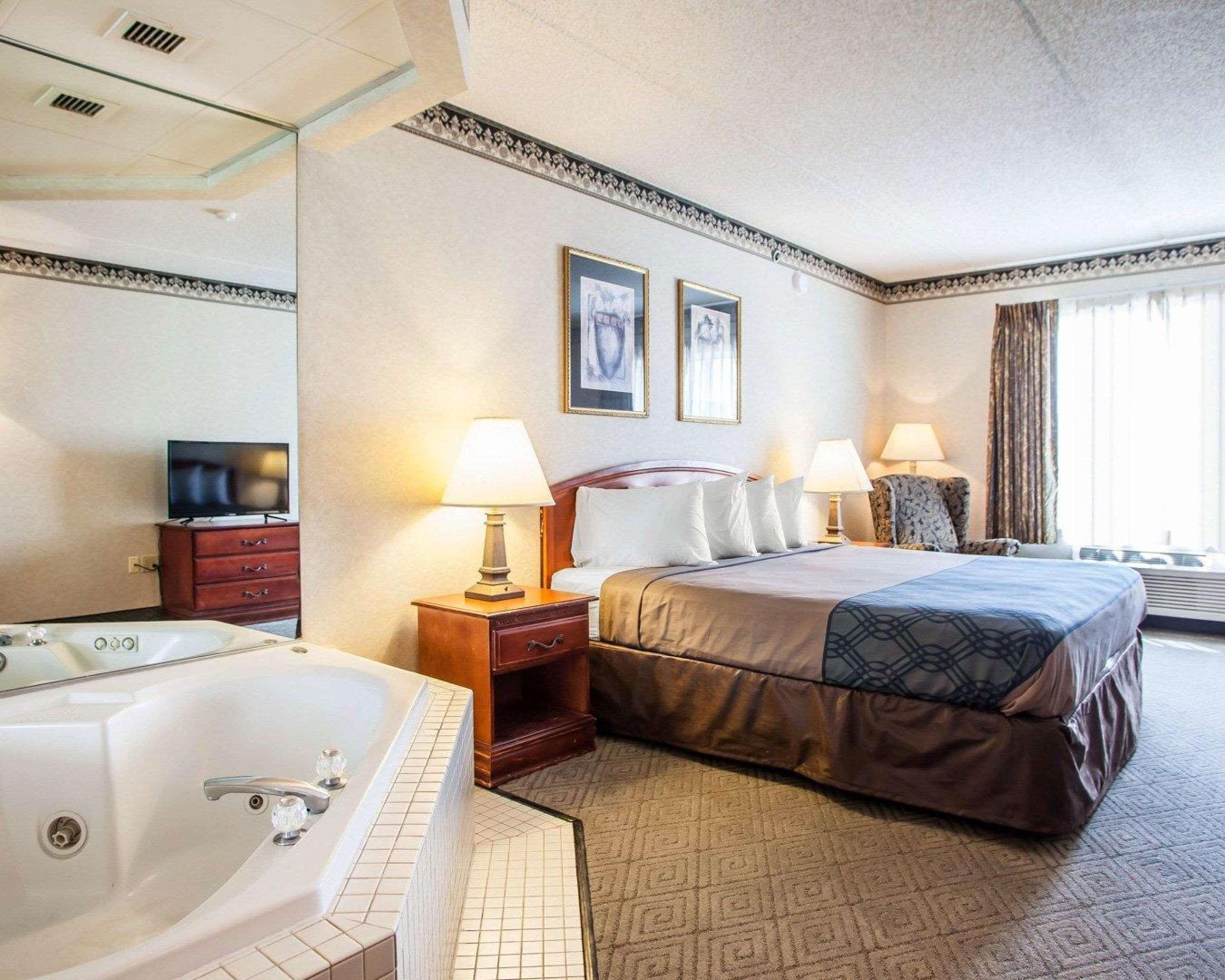 Rodeway Inn & Suites Milwaukee Airport Exterior foto