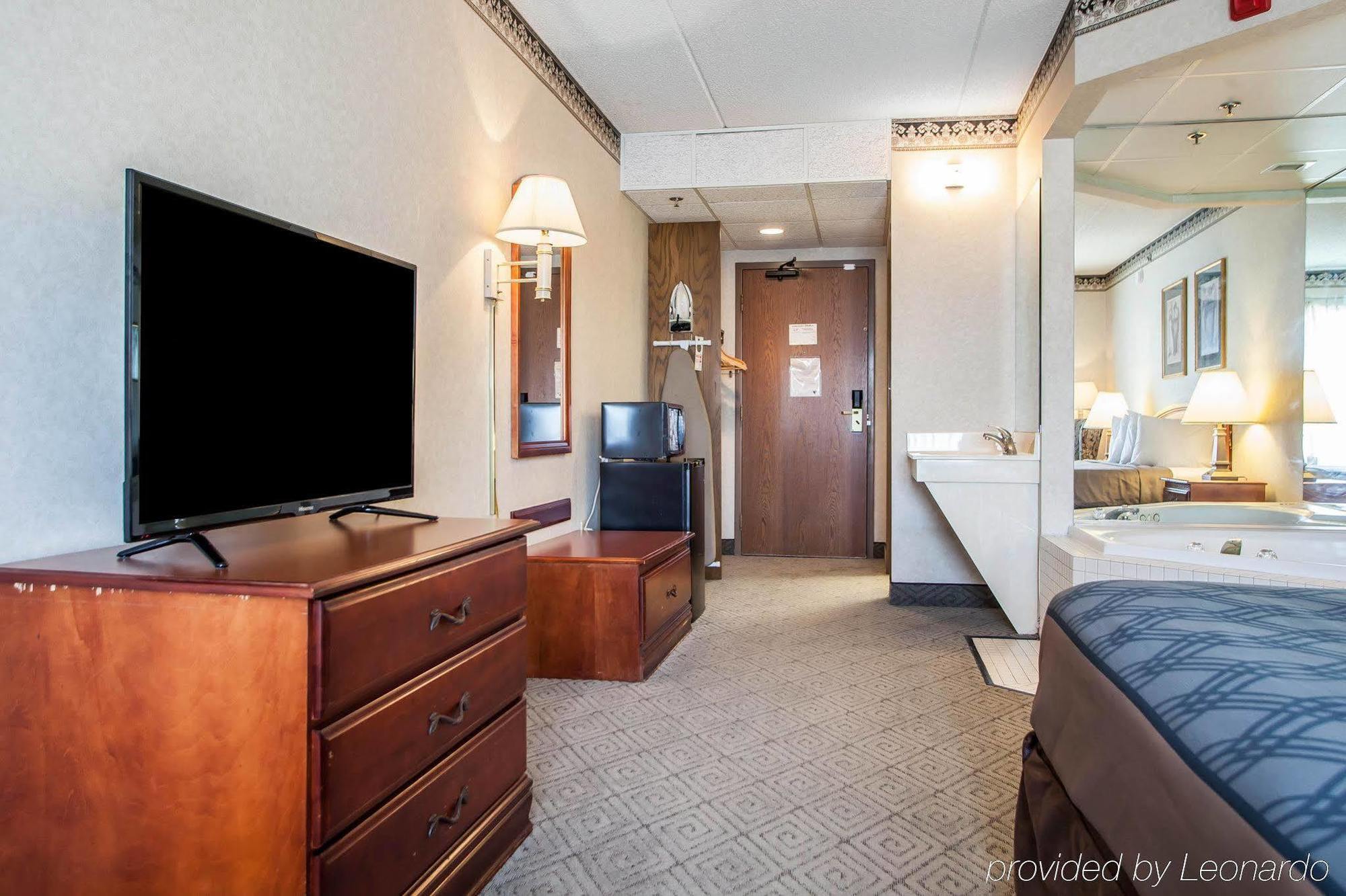 Rodeway Inn & Suites Milwaukee Airport Exterior foto